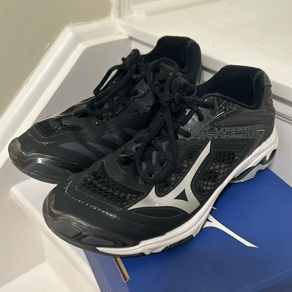 Mizuno Wave lightning Z5